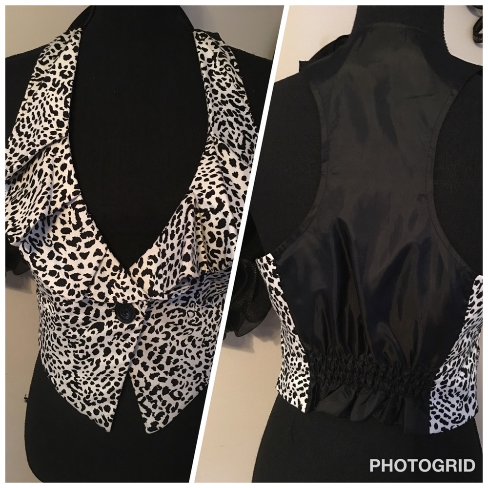*Pretty Ruffle B&W Vest